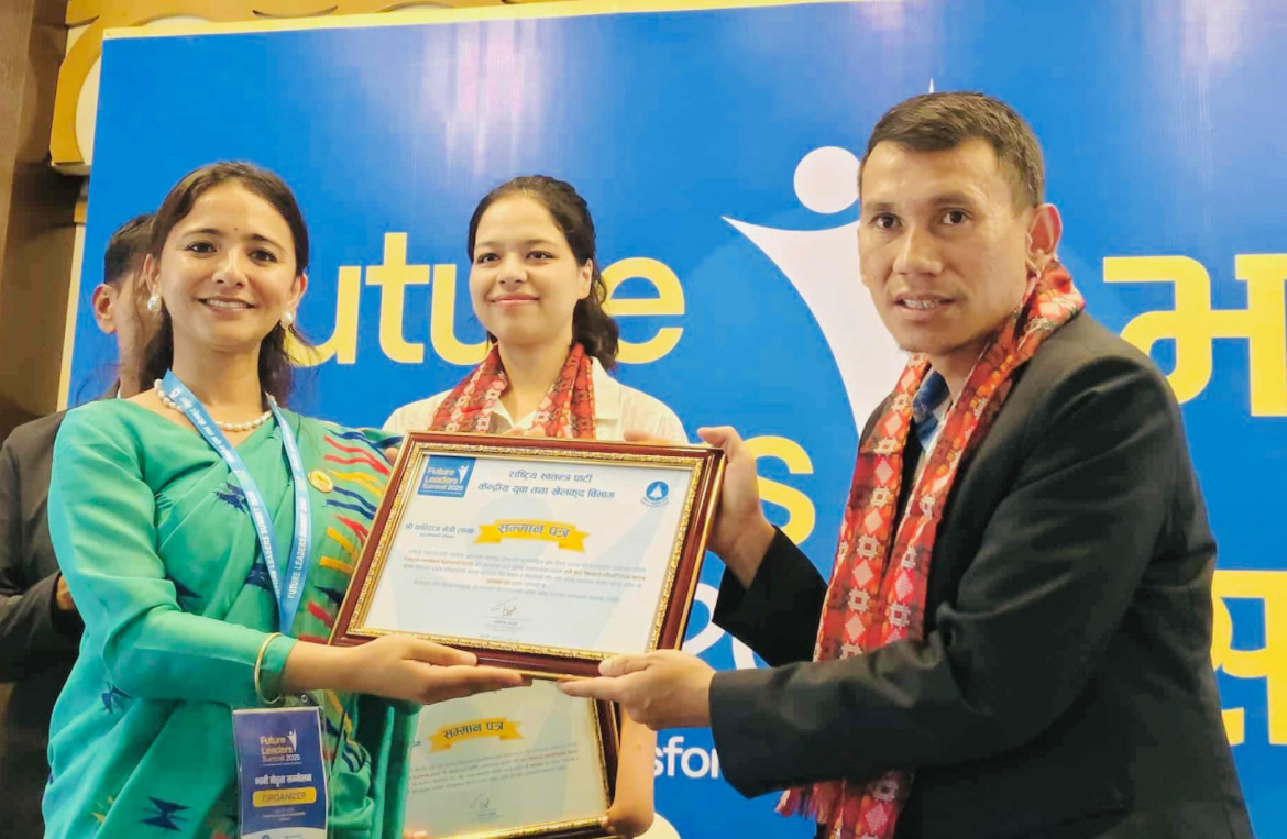 पलेशा र नेगी सम्मानित